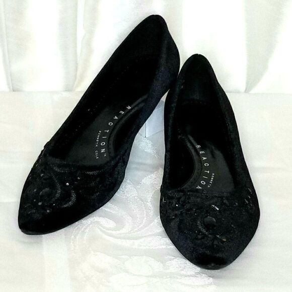 Kenneth Cole Reaction Suede Black Flats (size 9M) - Picture 1 of 7